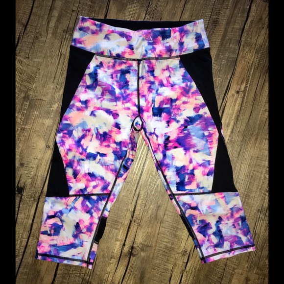 Calvin Klein Size Small Yoga mid calve pants - Picture 2 of 4